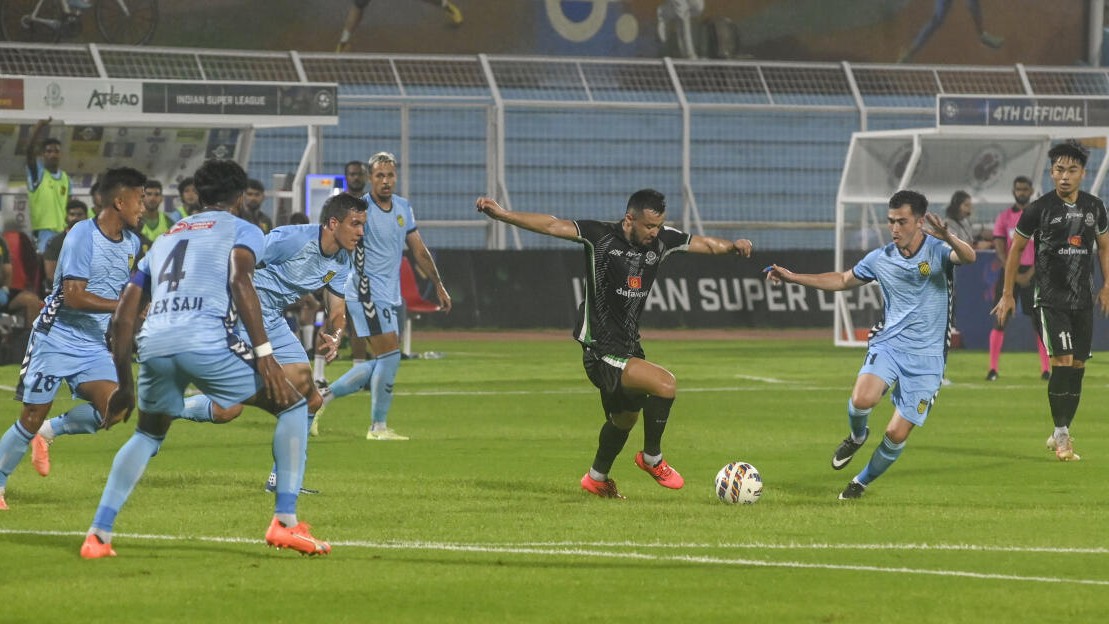 Paulista scores twice as Hyderabad FC beat Mohammedan SC 4-0