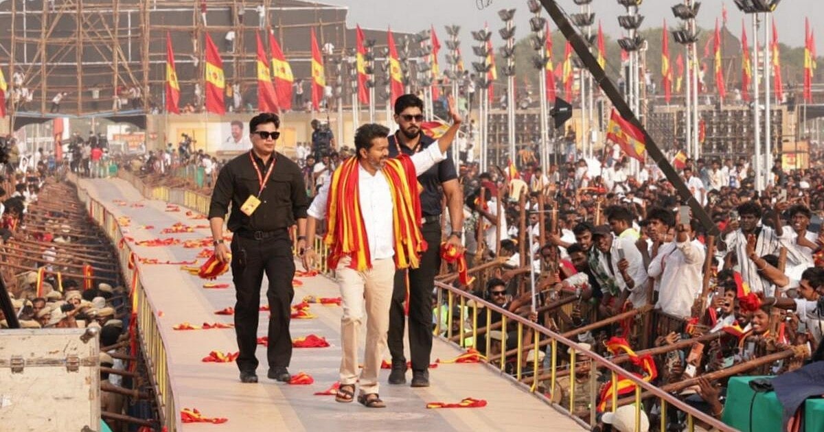 Fans go ga-ga as actor Vijay takes on avatar of politician; three lakh supporters converge