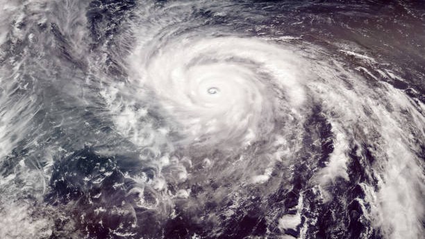 Who names cyclones and how?