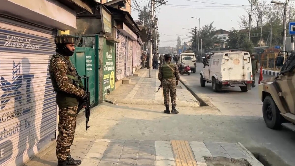Three terrorists killed in Jammu and Kashmir's Anantnag; two CRPF men, two cops injured in Srinagar encounter