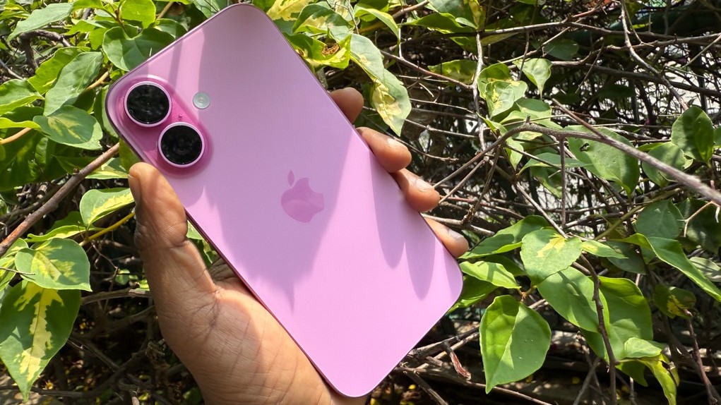 Apple iPhone 16.