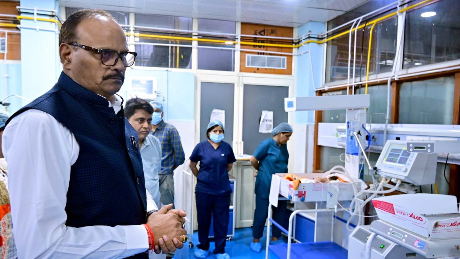 Row over VIP welcome for health minister at Jhansi medical college amid cries of grieving parent