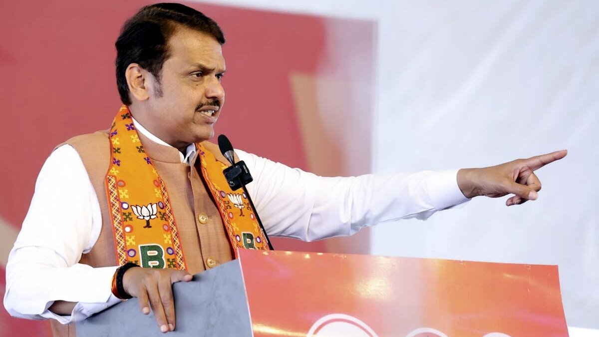 Maharashtra Polls | Playing to the gallery, Devendra Fadnavis style