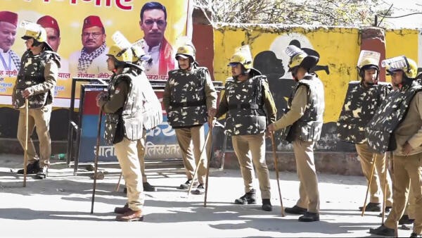 Hindu outfits call for demolishing 'illegal' mosques, mazars at Uttarkashi Mahapanchayat 