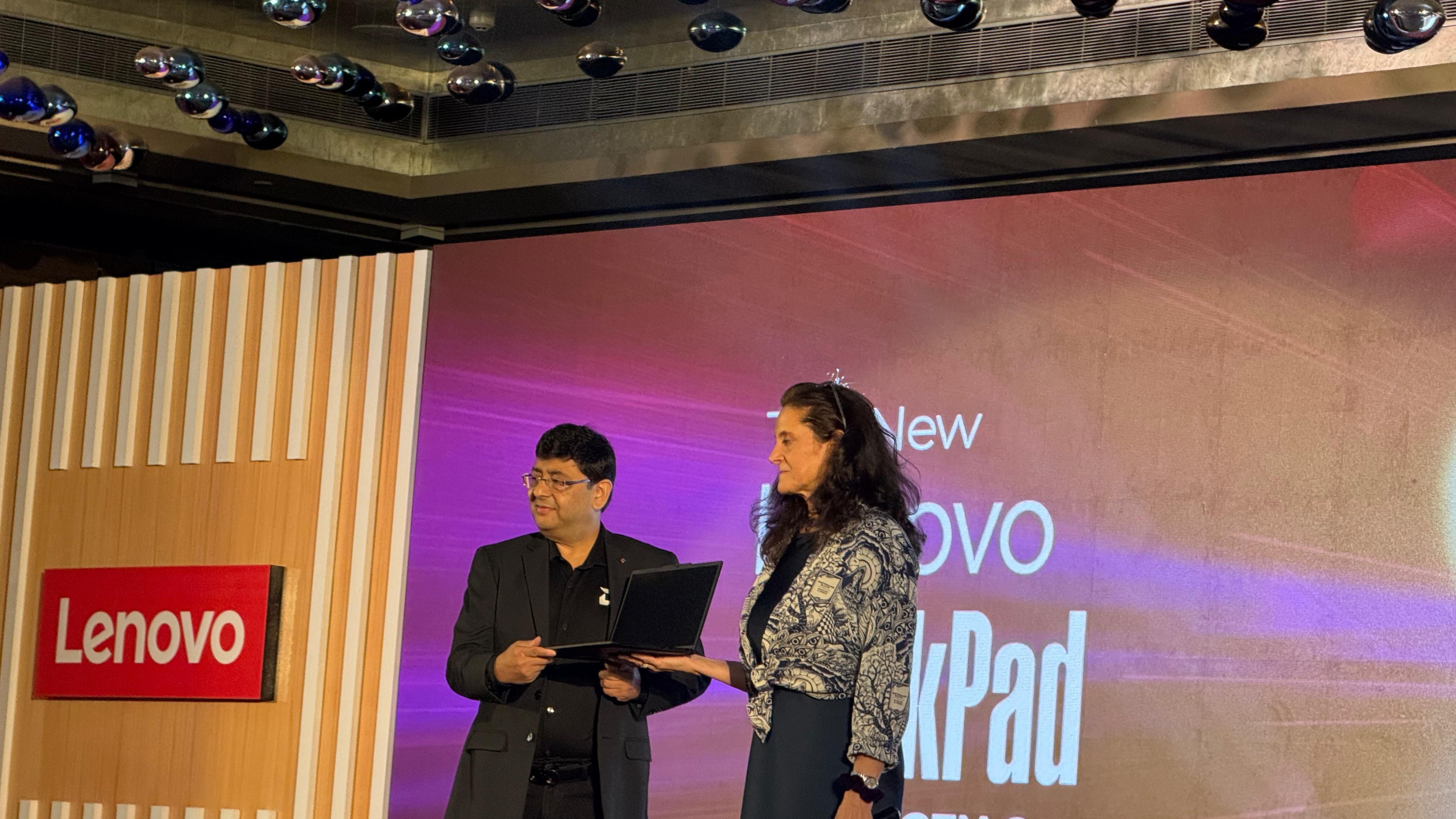 Vinay Sinha, Corporate VP, India Sales, AMD (left) and Andrea Menasche, VP - Global System Integrators and Consulting, ISO WW Global Account Business, Lenovo.