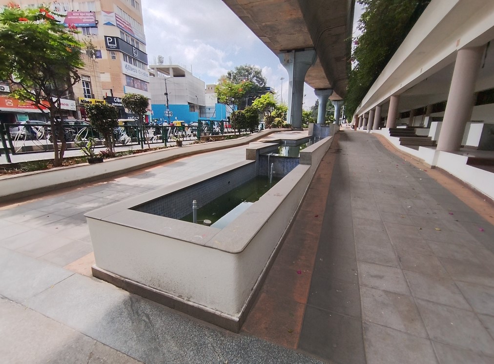 Motorola Moto G35 5G sample with wide-angle mode.