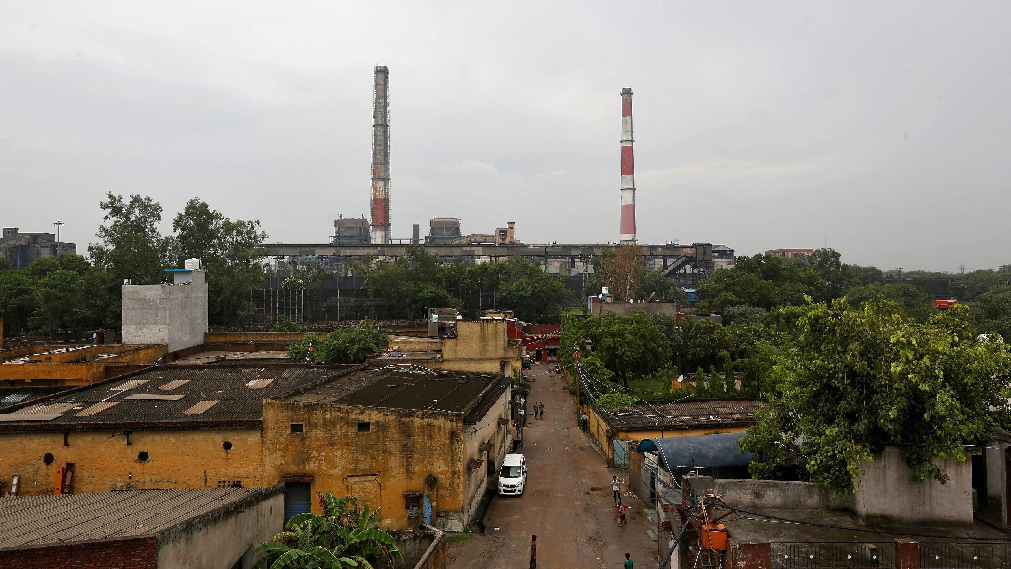 Centre reviews Rs 2.5 lakh cr sulphur-cutting programme for coal plants