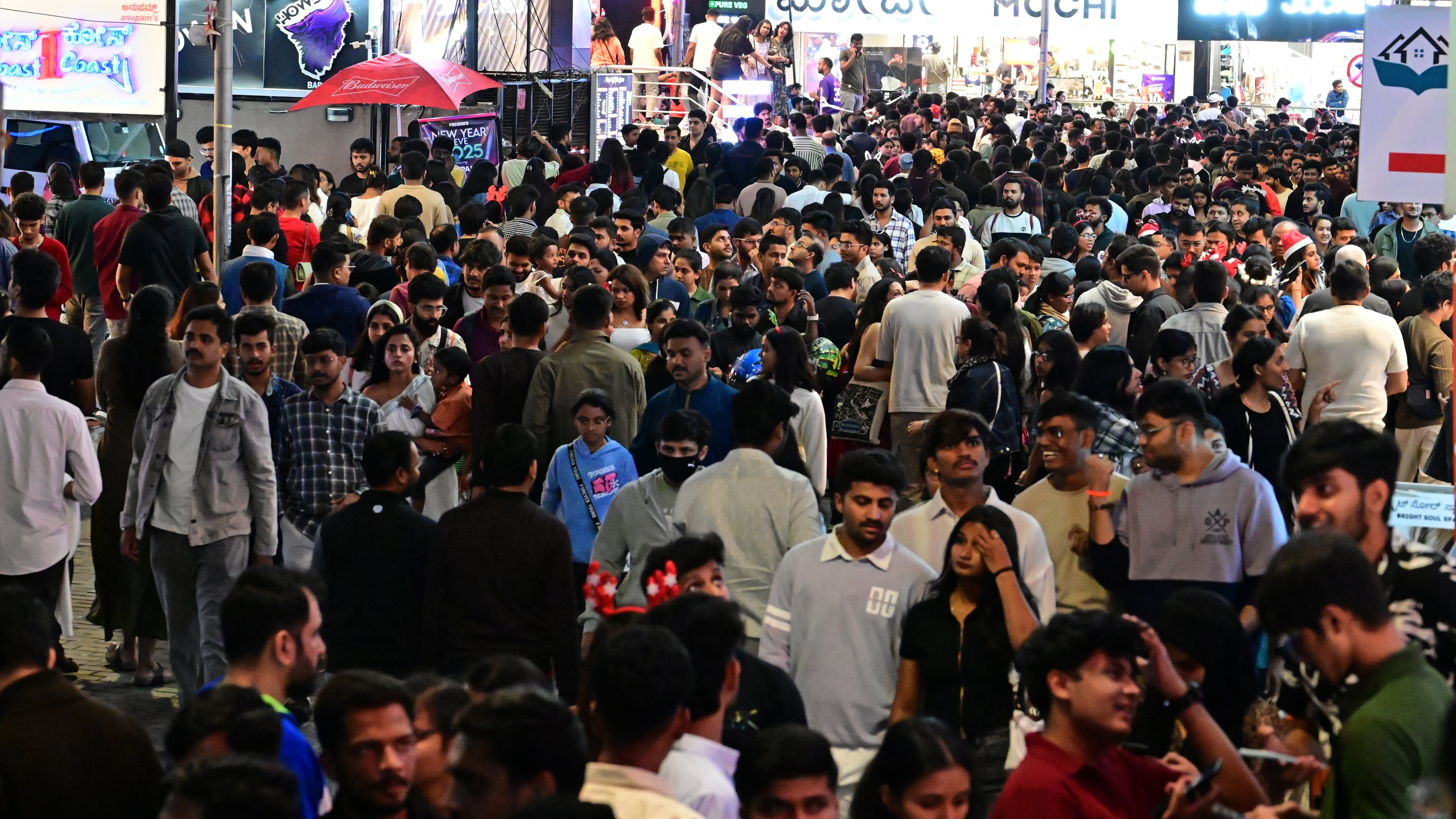 Central Business District swamped by Christmas traffic