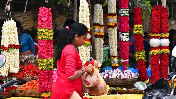 A walk down Gandhi Bazaar