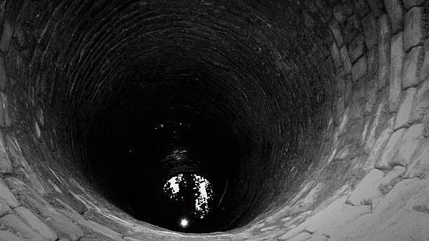 Two brothers die after entering well to retrieve chicken; cops suspect inhalation of poisonous gas
