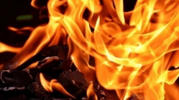 Girl set on fire by miscreants fights for life, curbs at AIIMS Bhubaneswar amid political standoff
