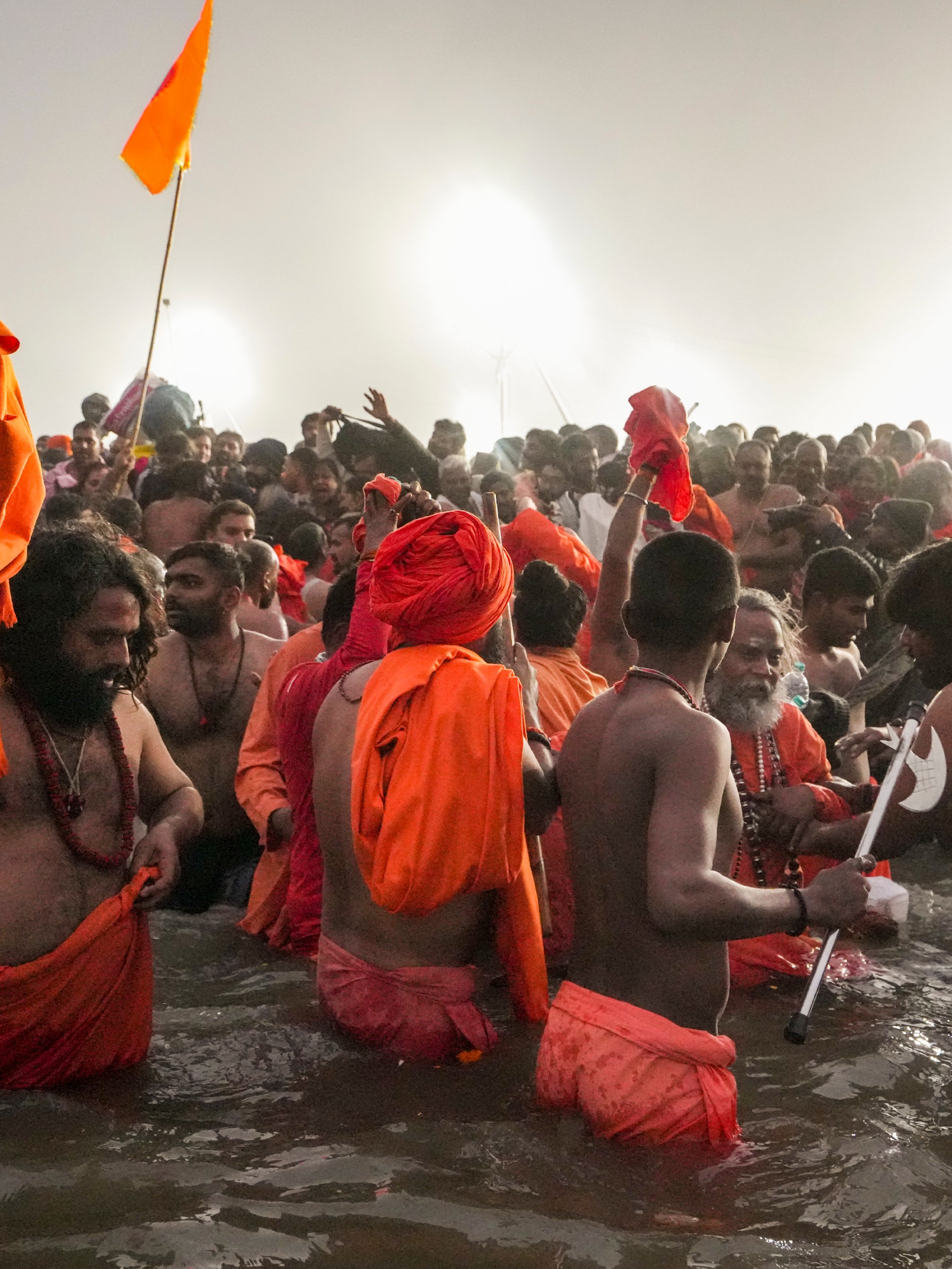 By 8:30 am on Makar Sankranti, approximately 1.38 crore devotees had reportedly taken a dip at the Triveni Sangam.