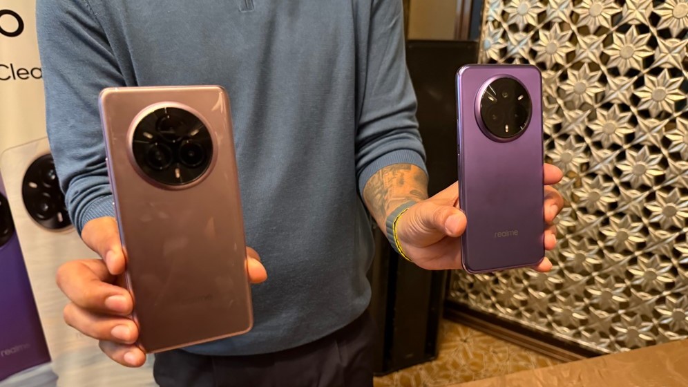 From left to right: Realme 14 Pro (Jaipur Pink) and Realme 14 Pro Plus (Bikaner Purple).