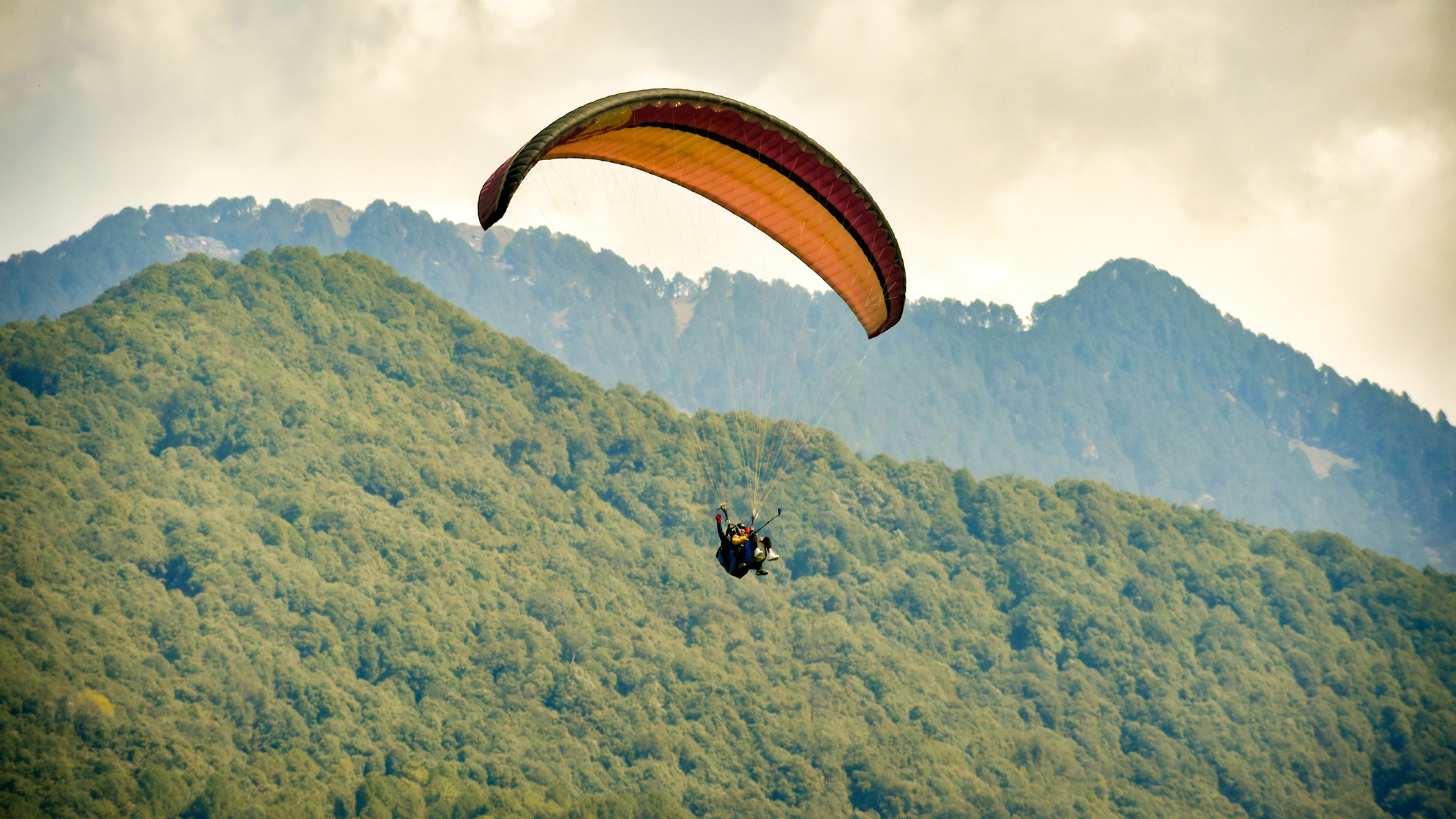 Woman tourist, instructor die in paragliding accident in North Goa