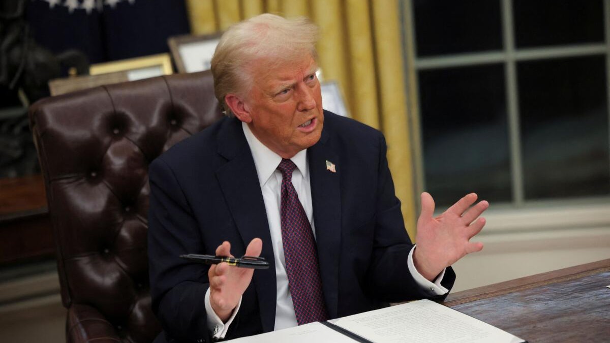 Trump signs executive order to withdraw from Paris Climate Change Agreement