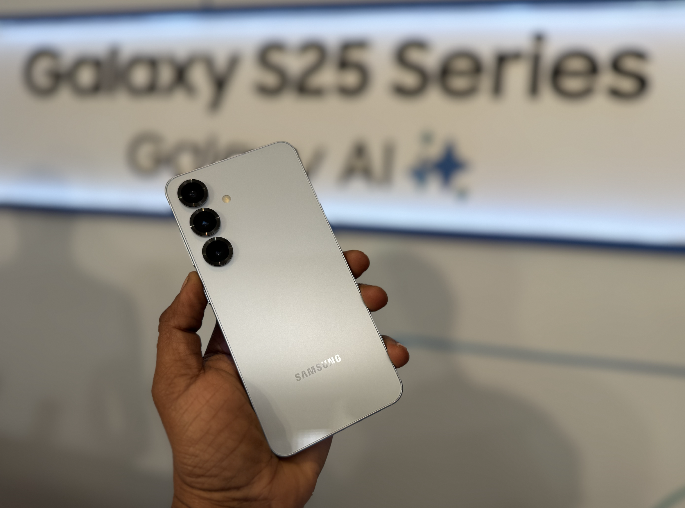 Samsung Galaxy S25.