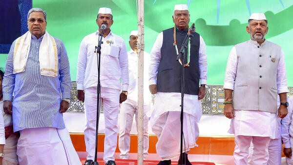 Congress President Kharge exhorts workers to unitedly fight for country’s unity in Republic Day speech