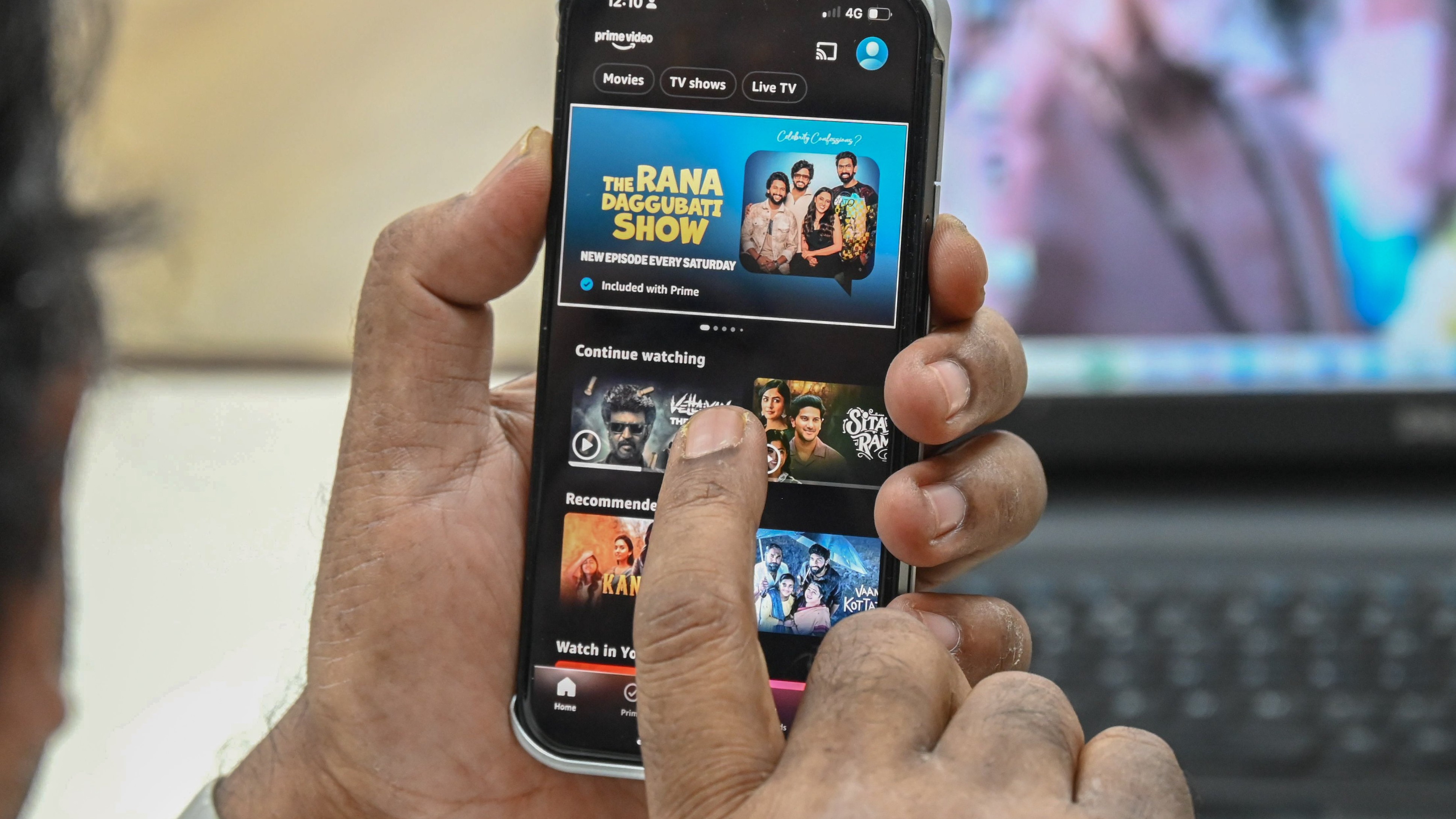 Auto drivers’ phone habit growing concern?