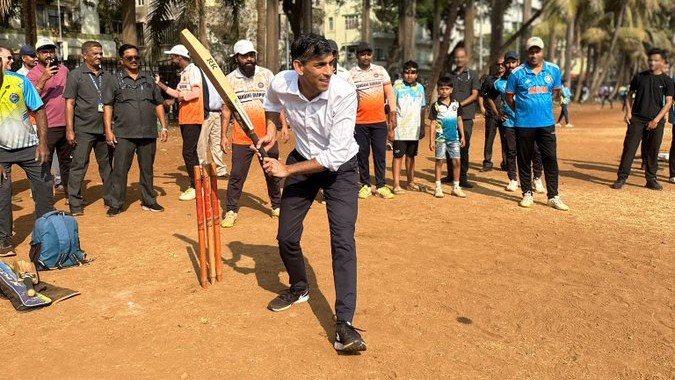 Former UK PM Rishi Sunak visits Mumbai, plays tennis ball cricket