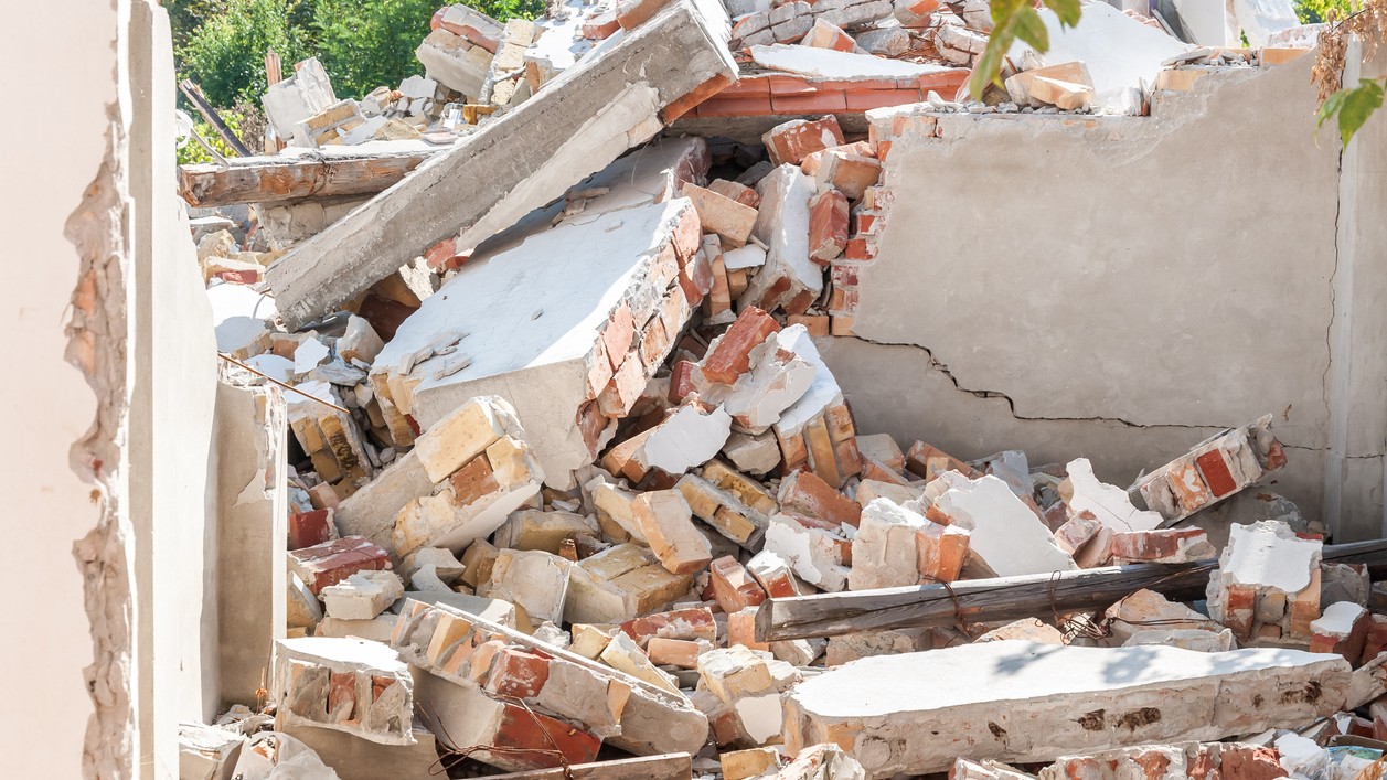 Magnitude 6.3 earthquake strikes Ecuador, damages building