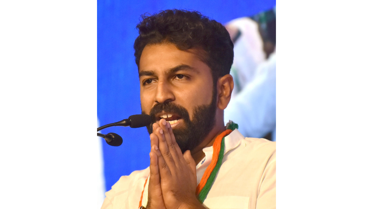Bitcoin scam: Karnataka Youth Congress chief Nalapad appears before SIT 