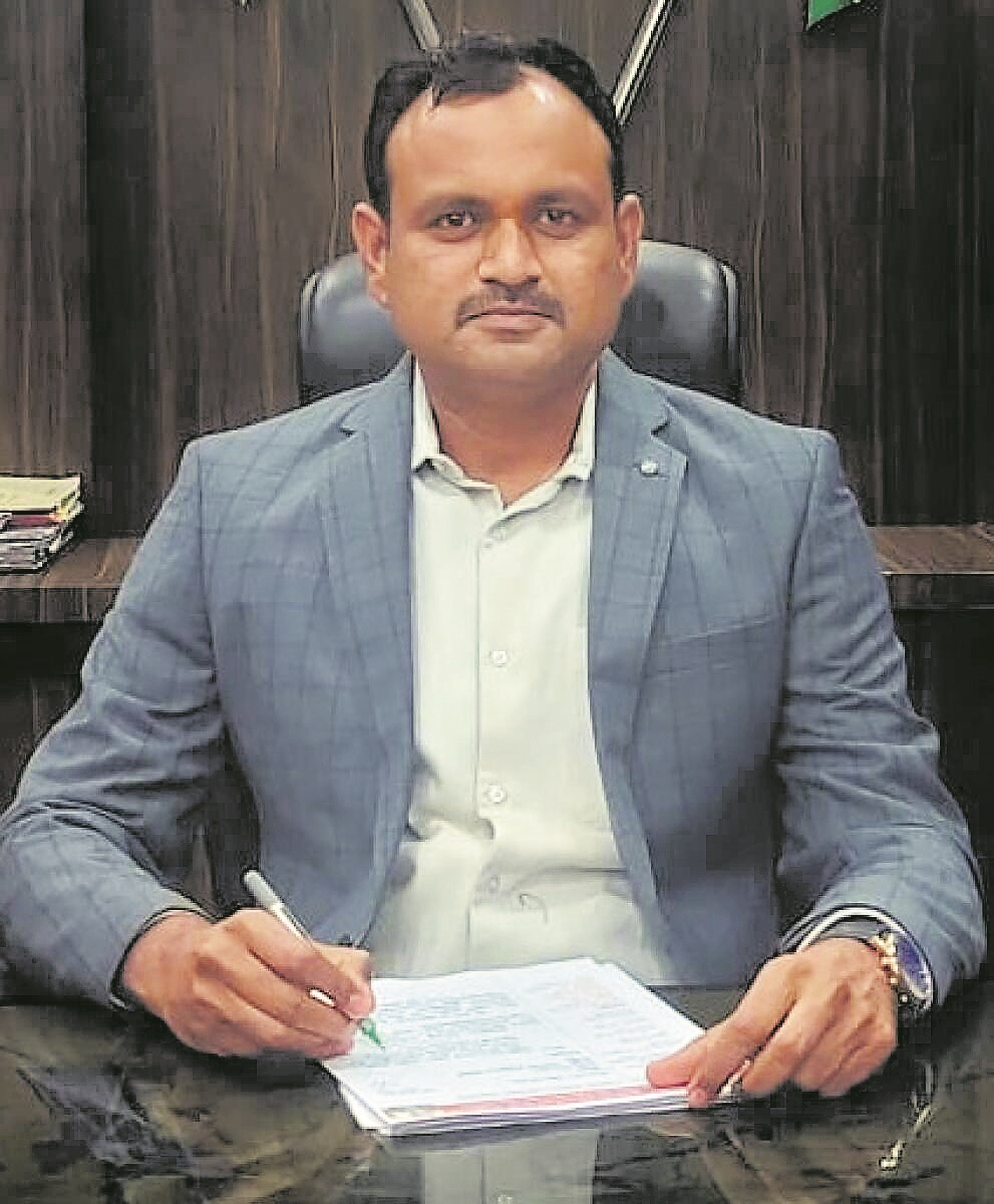 100% waste segregation at source is priority of HDMC's new commissioner 