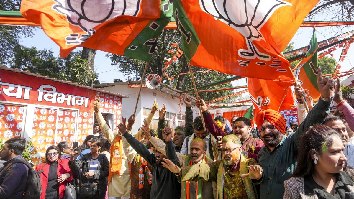 Delhi Assembly Elections 2025| BJP cracks winning formula, AAP cracks more than a rib