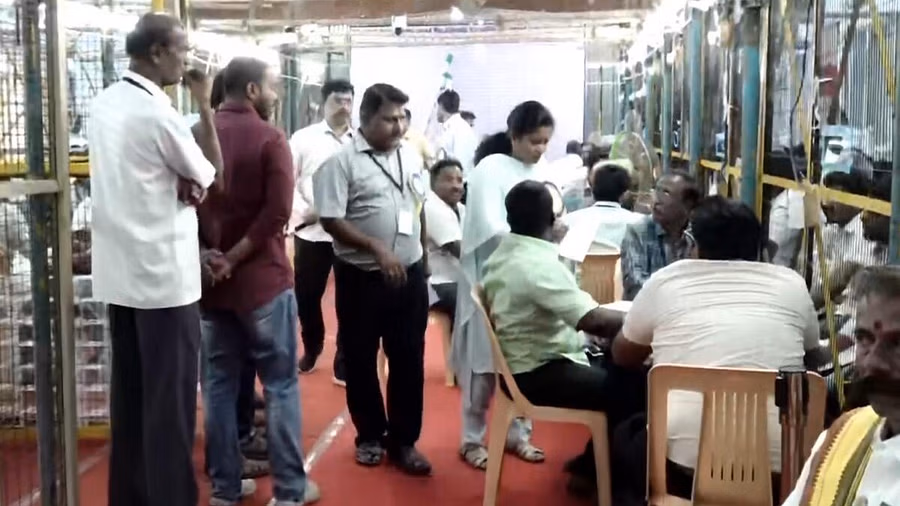 Erode East bypoll: DMK maintains lead against NTK