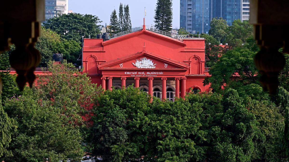 Karnataka High Court says no to quash cheating case against staffer, kin