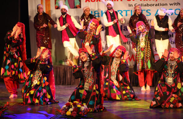 Artistes perform during ‘Jashn-e-Jammu Kashmir’ at Abhinav Theatre, in Jammu, Thursday, Feb. 13, 2025.
