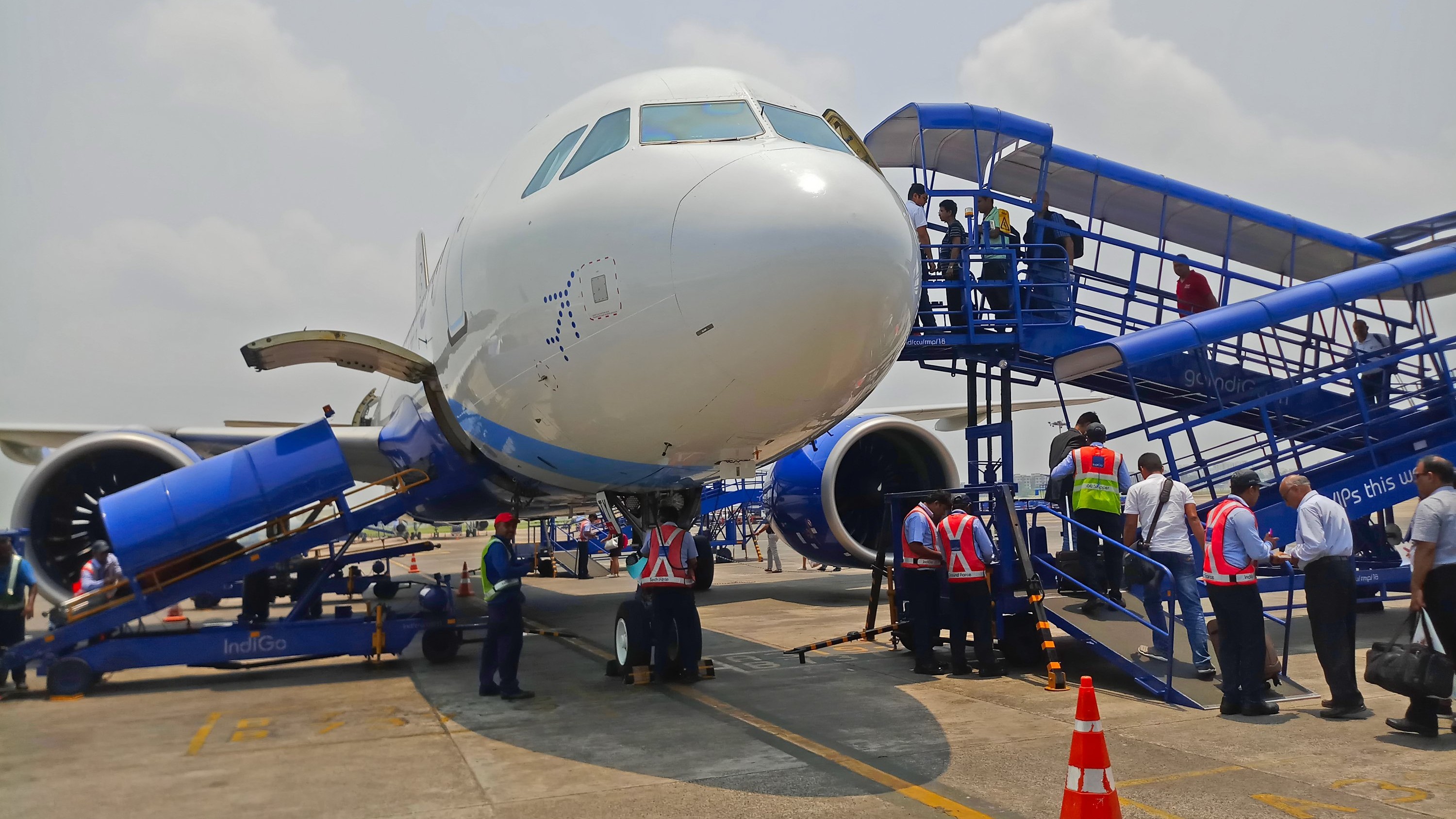 Staffing key to smooth soaring in Indian aviation