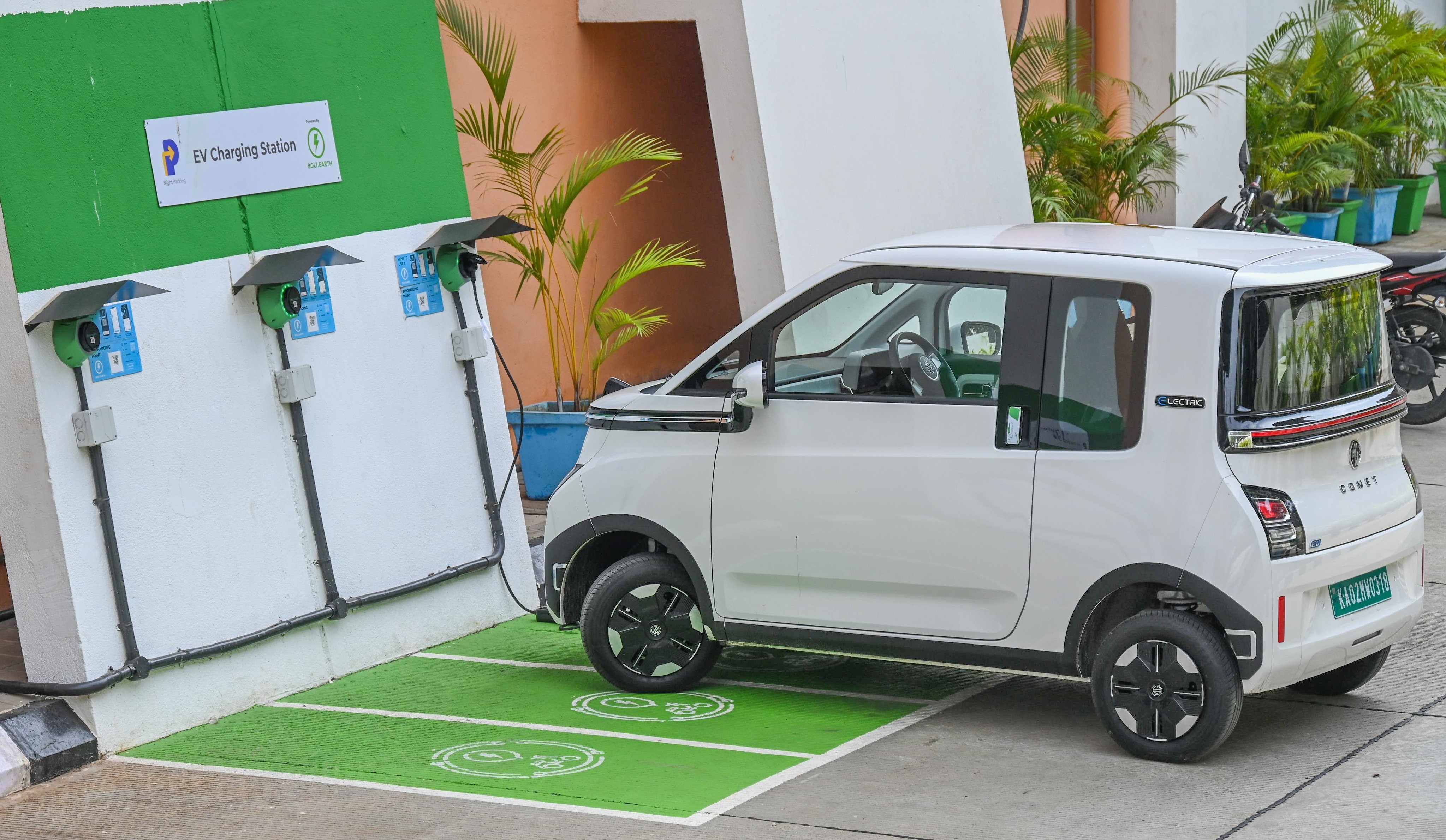 Kolkata set to get India's largest EV charging hub, second only to China