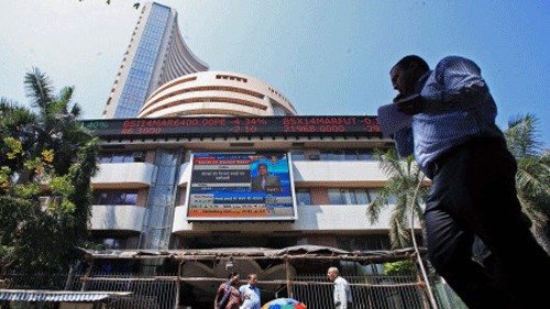 Sensex falls over 550 points in early trade, Nifty declines 188 Points