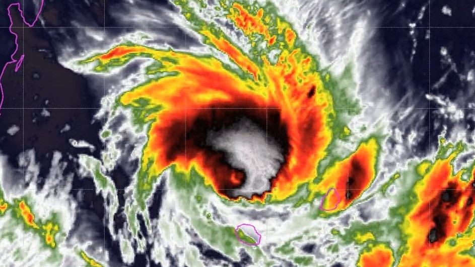 Cyclone Garance: Highest level alert issued in French territory of Reunion