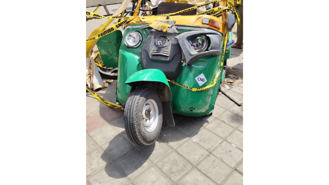 Auto driver, passenger crushed to death between two BMTC buses in Bengaluru