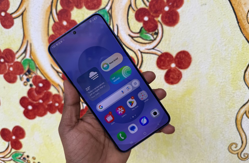 Samsung Galaxy S25 Plus.