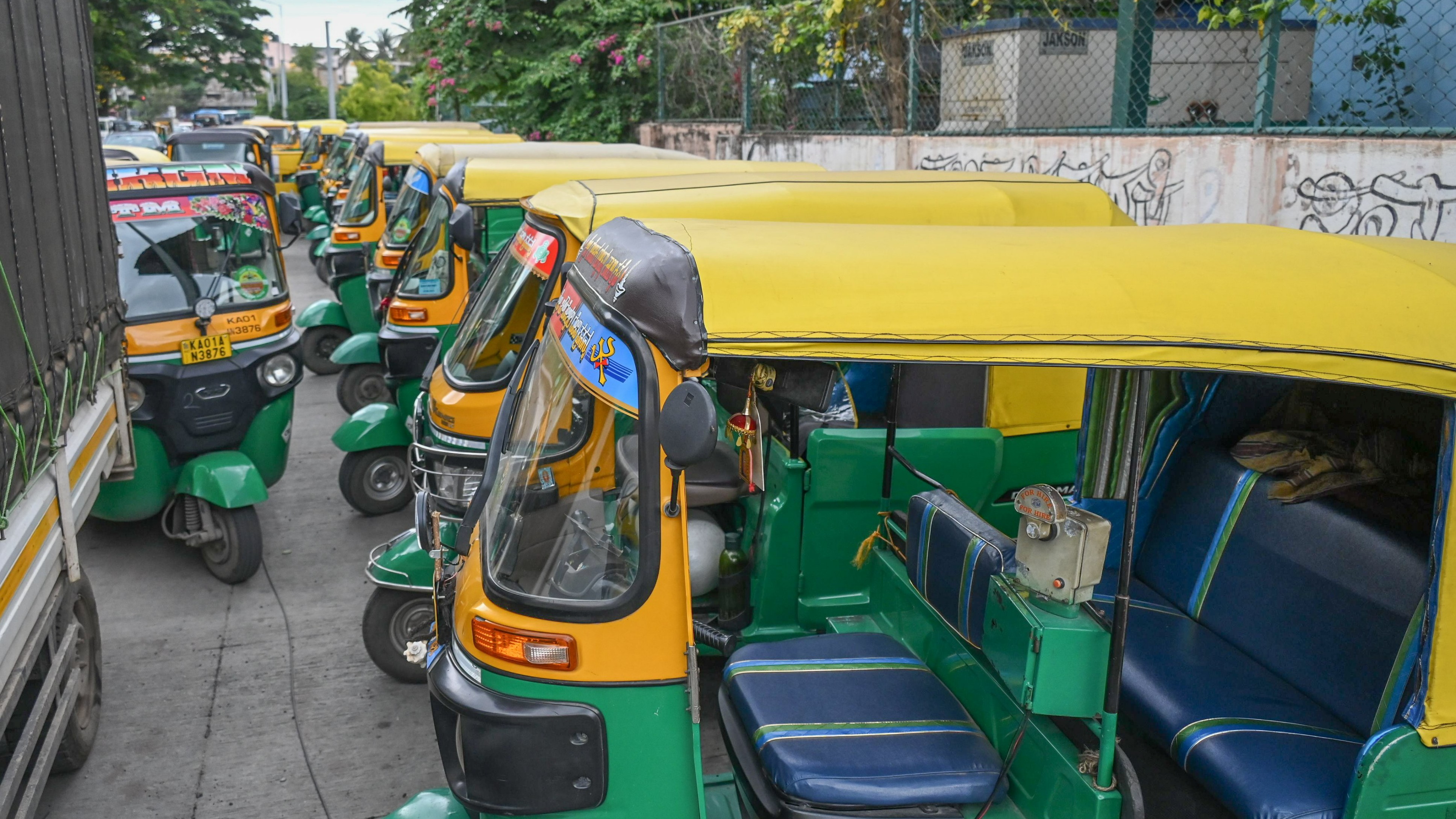 Bengaluru auto drivers must recalibrate fare meters by October 31