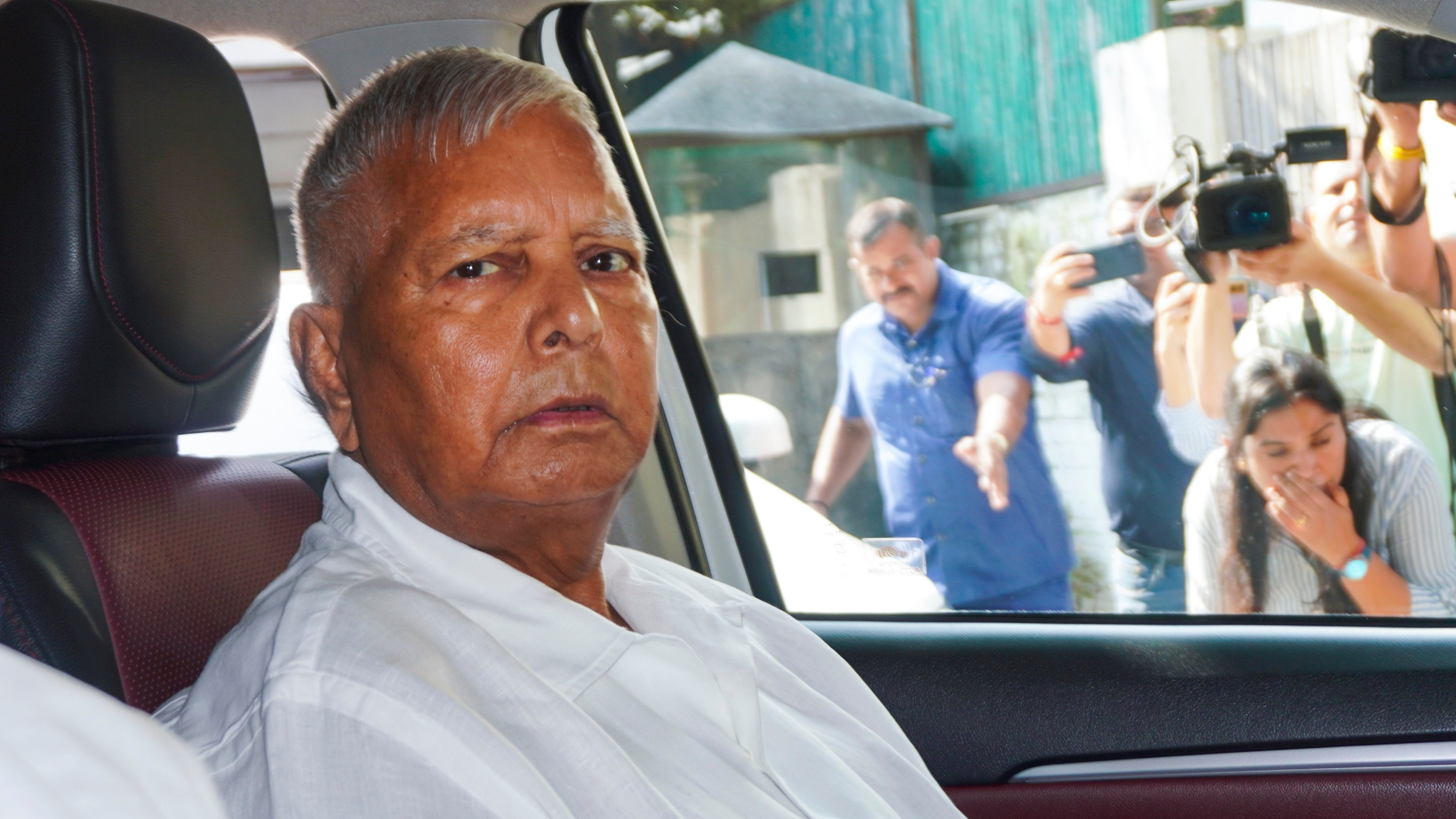 ED grills Lalu Prasad in land-for-job scam