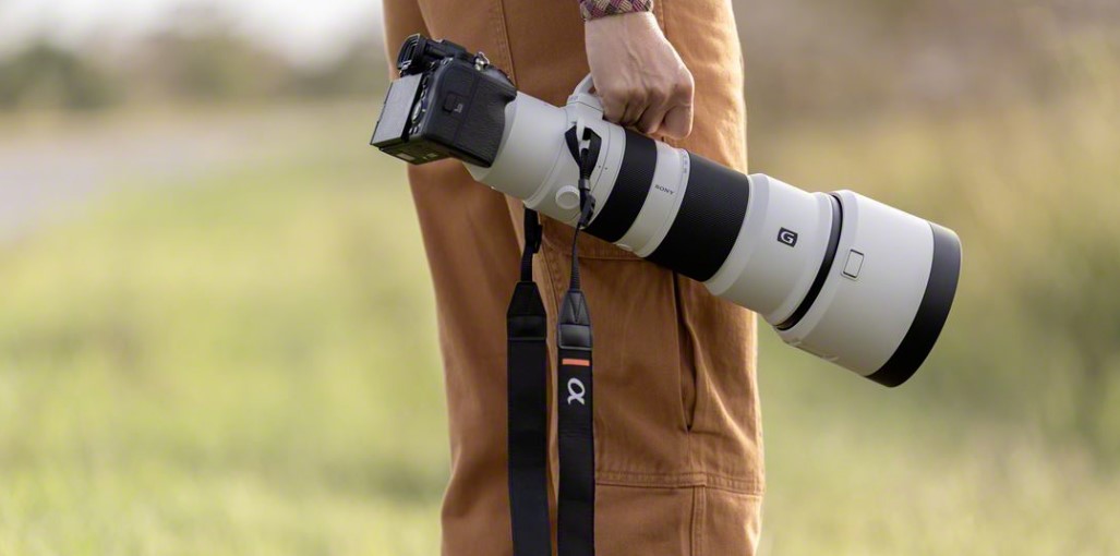 Sony  FE 400-800mm F6.3-8 G OSS Lens.