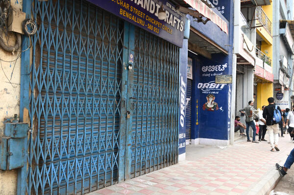 Shops are closed to support Karnataka Bandh call by pro-Kannada organisations at Avenue Road, Chickpet, BVK Iyengar Road in Bengaluru.