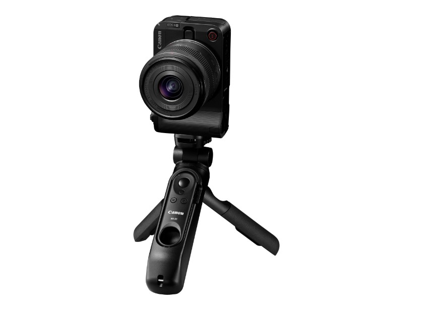 Canon EOS R50 V with RF-S 14-30mm F4-6.3 IS STM PZ Lens.