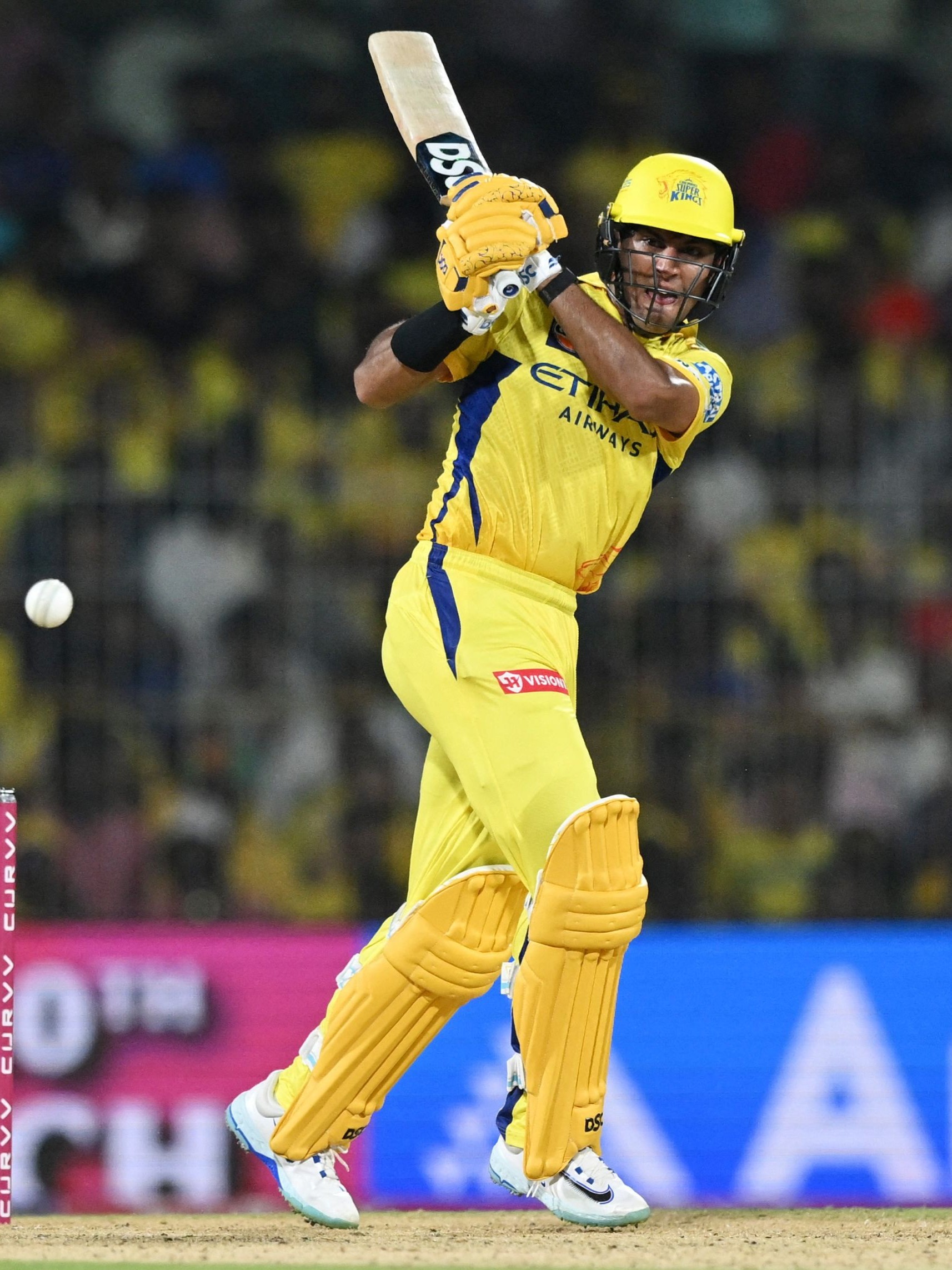  Rachin Ravindra: A promising young talent, Rachin's ability to play both conventional and aggressive shots makes him a crucial player to watch out for. The New Zealand all-rounder has shown good form recently, including a 65* against MI and 41 against RCB.