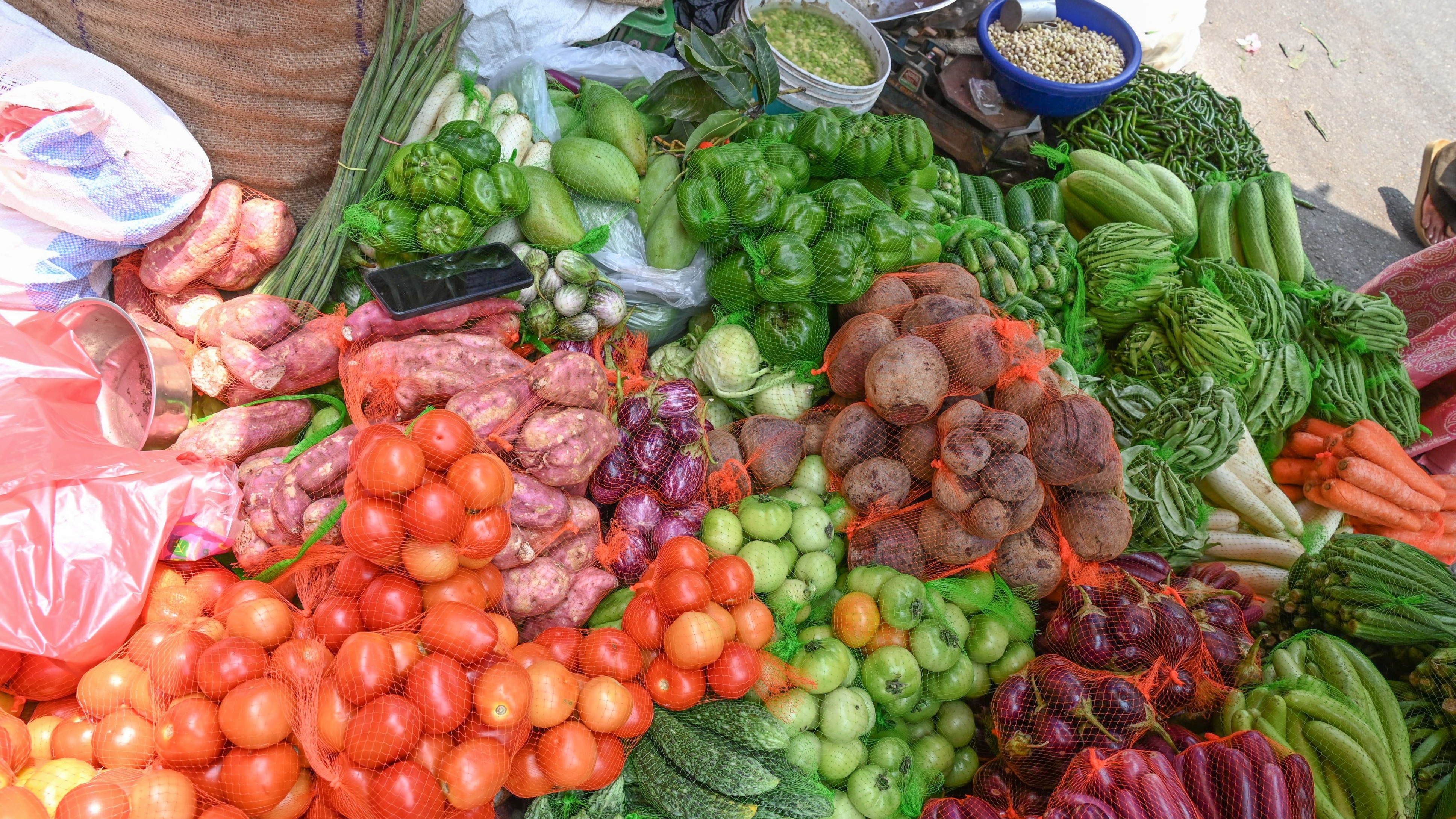 Novel protest: Farmers to sell produce in Bengaluru amid price crash