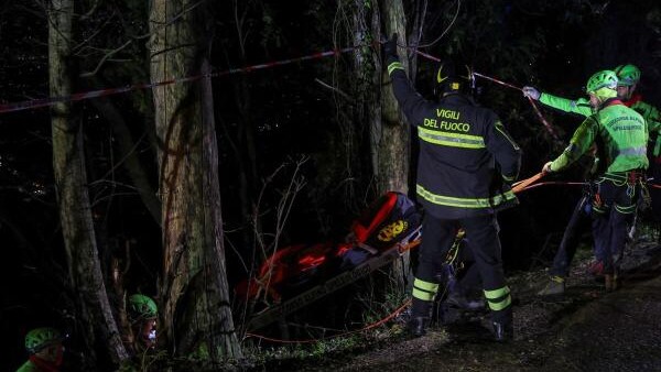 Cable car falls and breaks apart in Italy, killing at least 4 people