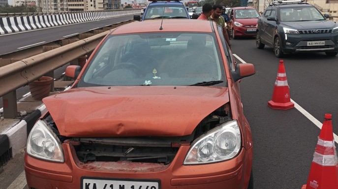 Minor accident on Electronics City flyover causes traffic snarls