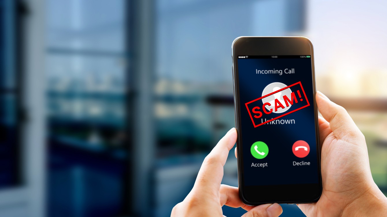 Man downloads WhatsApp image; hackers access phone, pocket Rs 2 lakh: Report