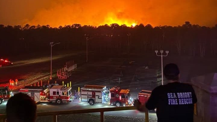 Wildfire burns in 3,200 acres of New Jersey forest area