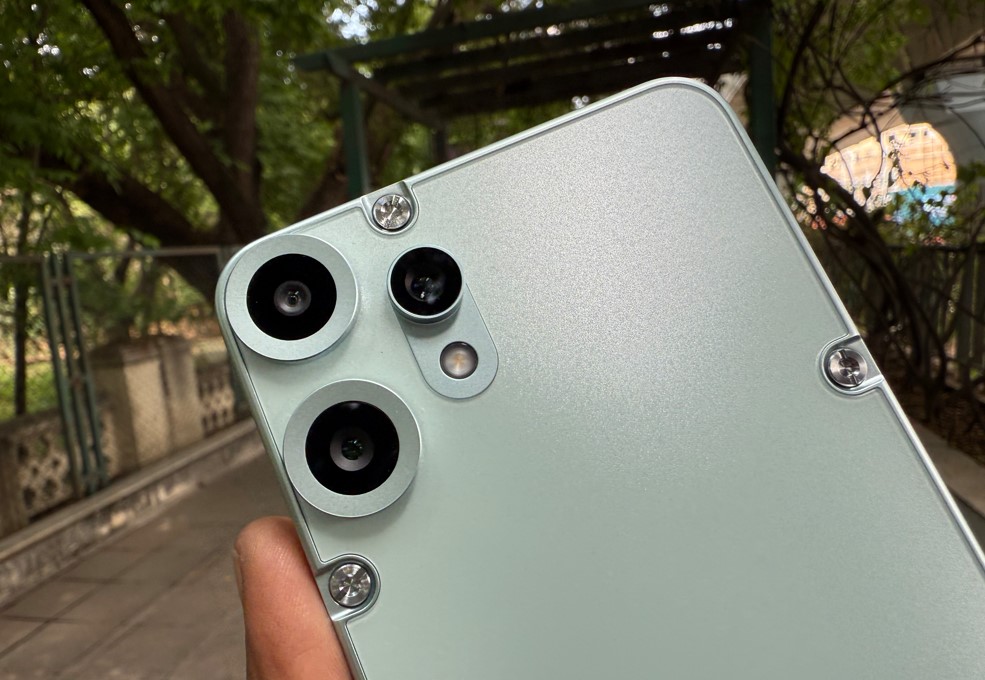 CMF Phone 2 Pro.