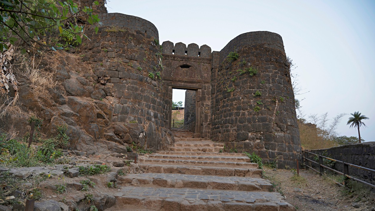 'Maharashtra: The Land of Forts': Over 100 forts documented in English