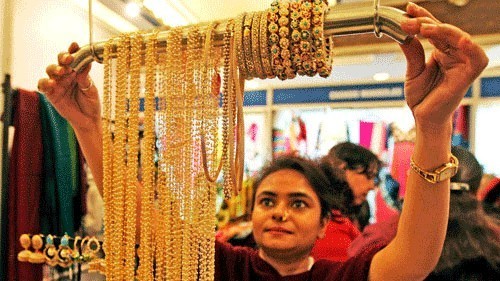 Gold rallies Rs 580 to Rs 97,030/10 gm; silver climbs Rs 500